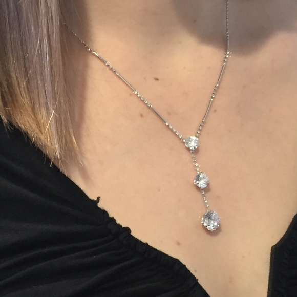 EleQueen necklace and earring set - Picture 3 of 4